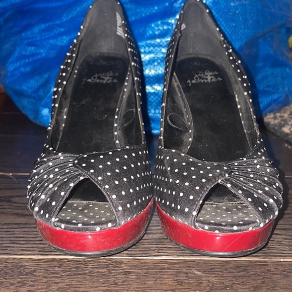 4/$25 Jules and James heels polka dot - Picture 2 of 6